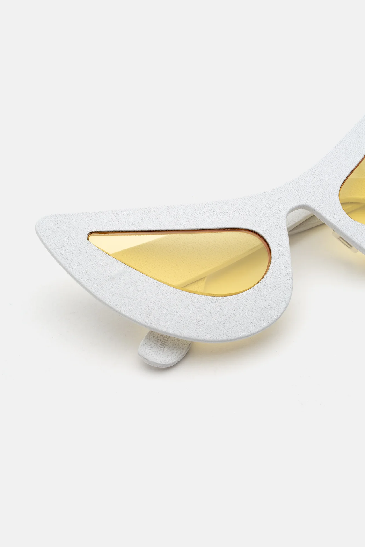 Char Dham Leather White - Image 3